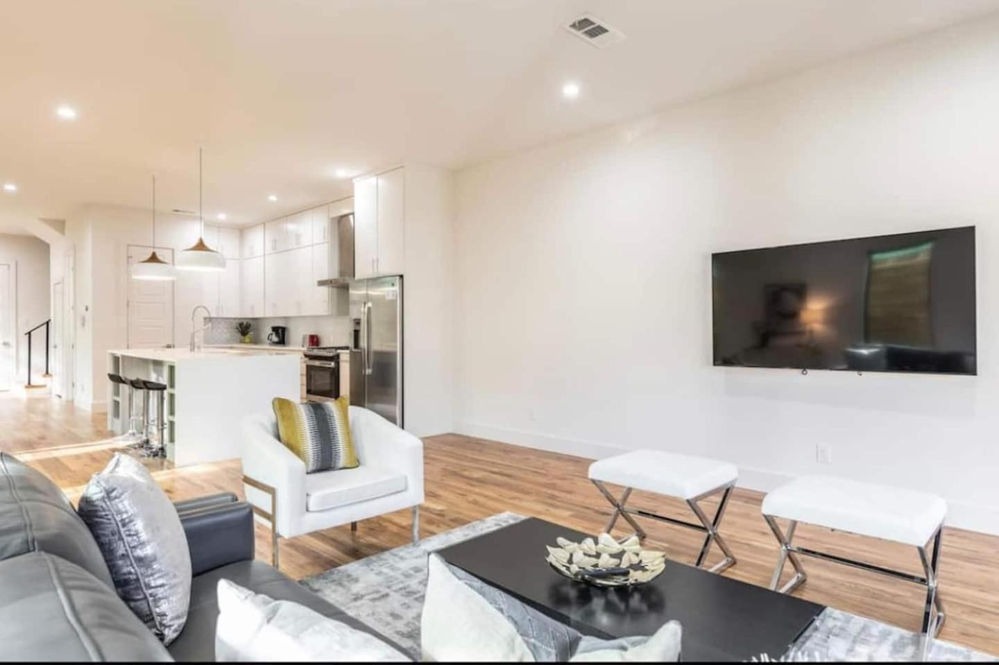 فيلا Townhouse Uptown Private Patio دالاس المظهر الخارجي الصورة