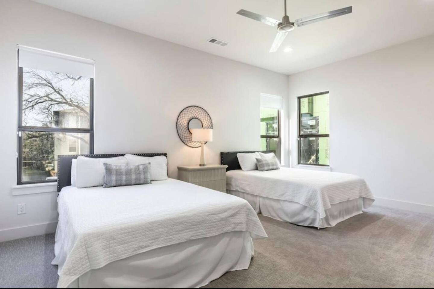 فيلا Townhouse Uptown Private Patio دالاس المظهر الخارجي الصورة