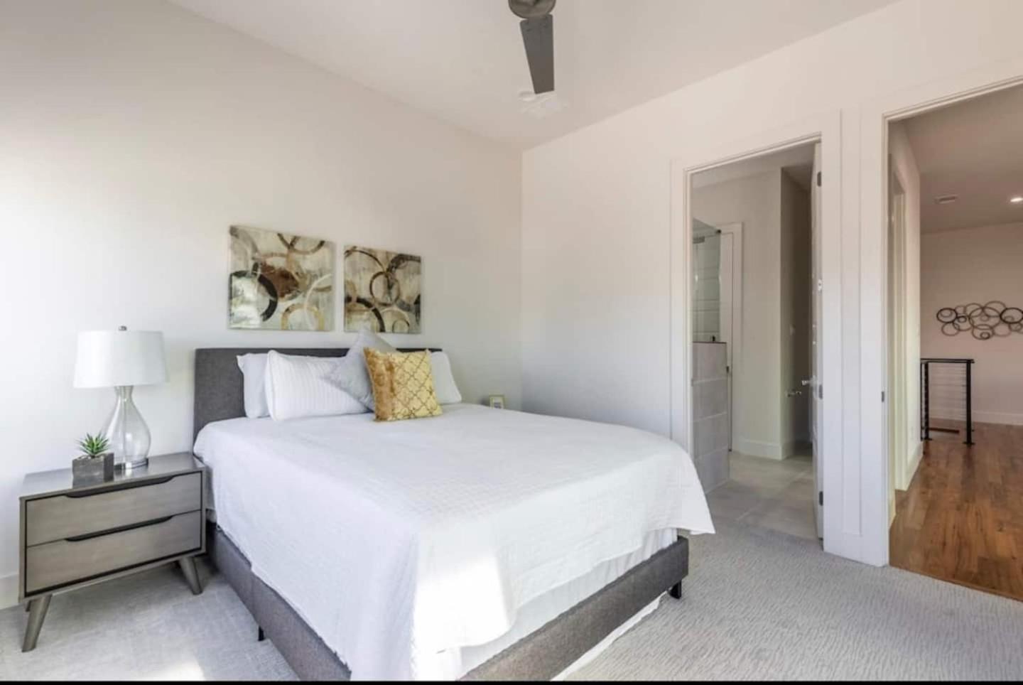 فيلا Townhouse Uptown Private Patio دالاس المظهر الخارجي الصورة